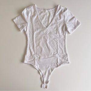 Cotton short sleeve v-neck bodysuit, white, xs